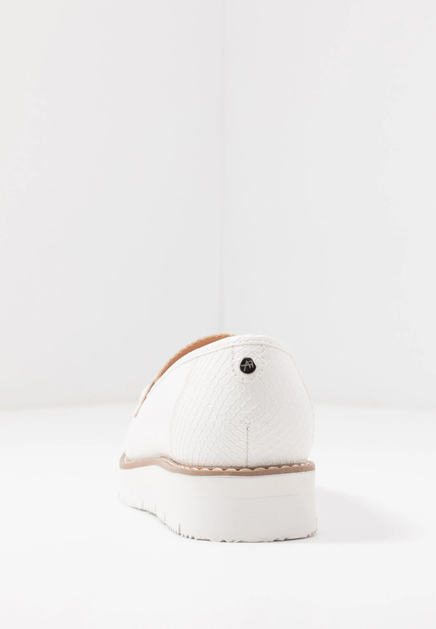 Mocassins - White 8 Mocassins - White â Image 6