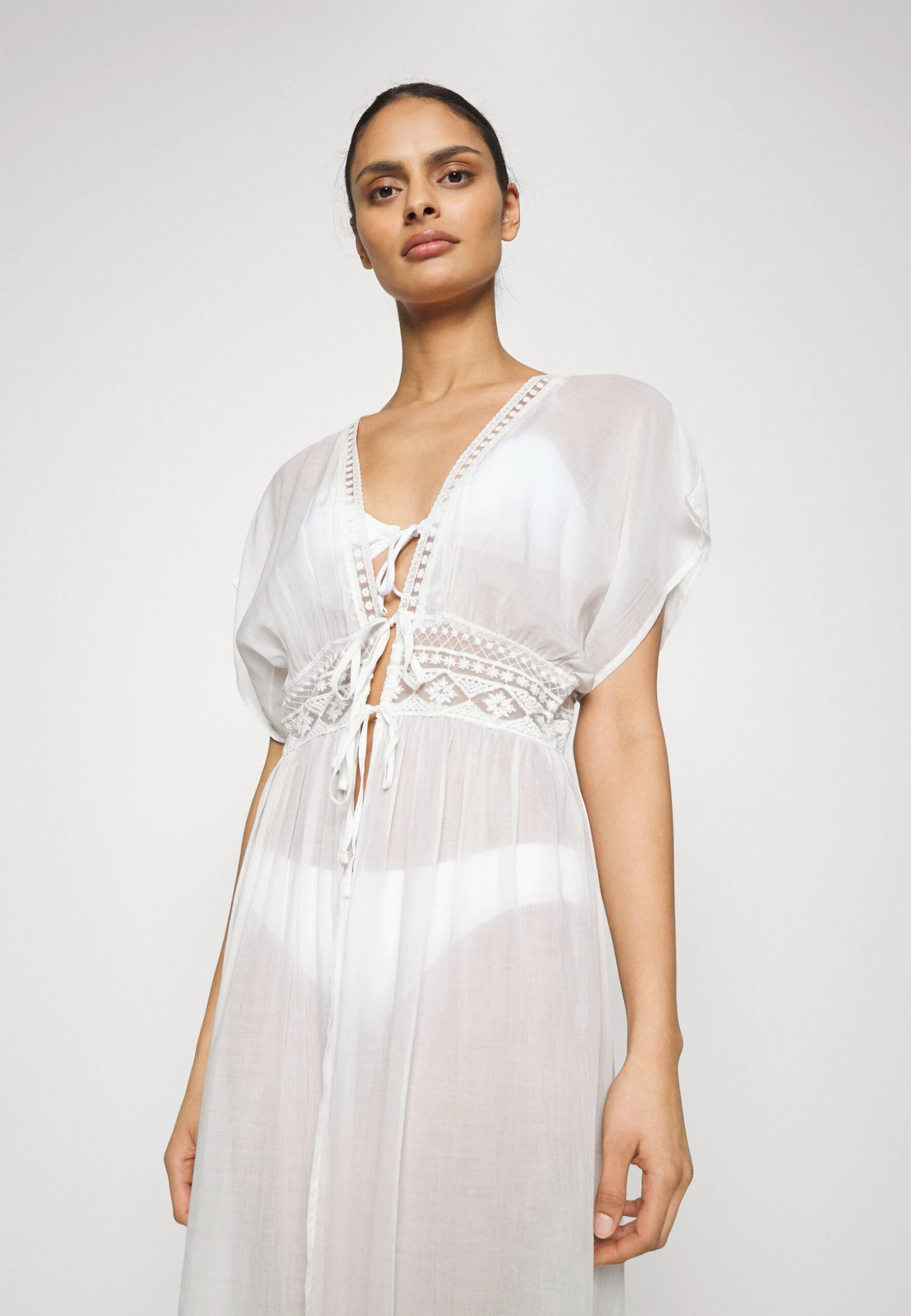 Anna Field Embroidered Cover Up / 802 - Black - Accessoire De Plage - 001 - White 6 Anna Field Embroidered Cover Up / 802 - Black - Accessoire De Plage - 001 - White – Image 4