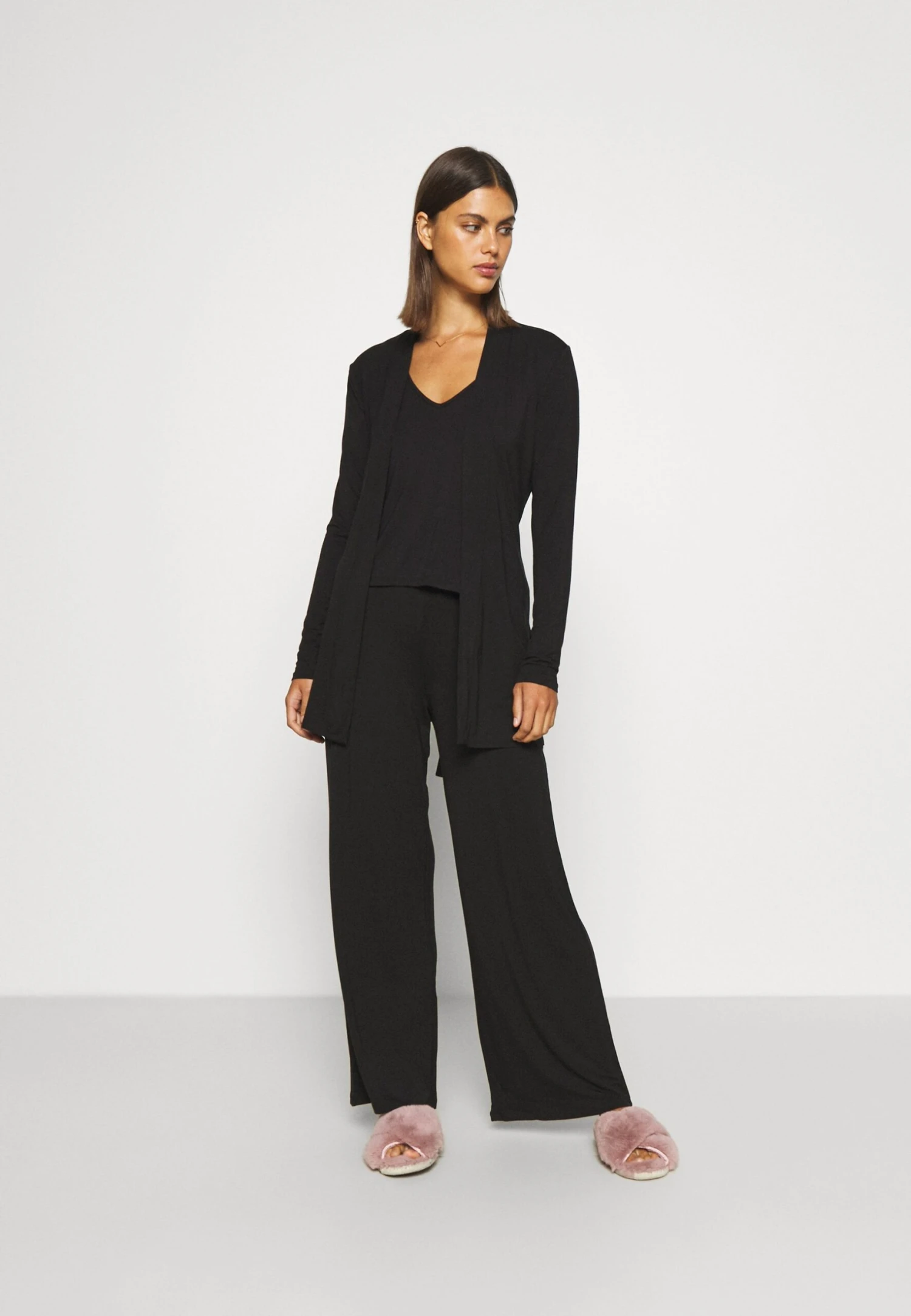Anna Field 3 Piece Jersey - Pyjama - Black 4 Anna Field 3 Piece Jersey - Pyjama - Black – Image 2