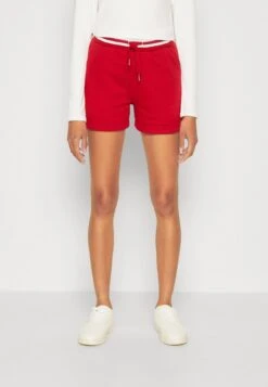 Anna Field Short - Dark Red